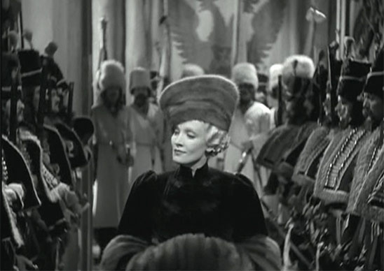 Marlene Dietrich dans Scarlet Empress